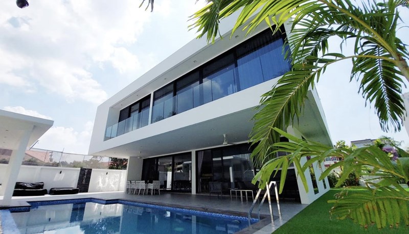 House 3 - 