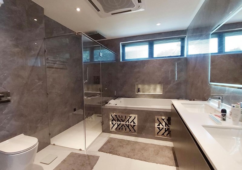 House 3 - 