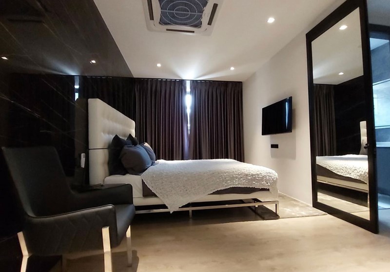 House 3 - 