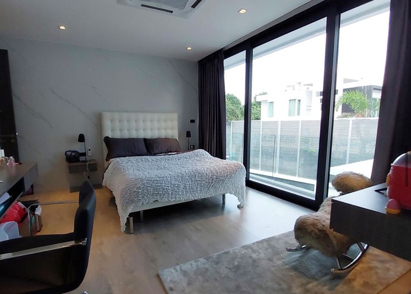 House 3 - 