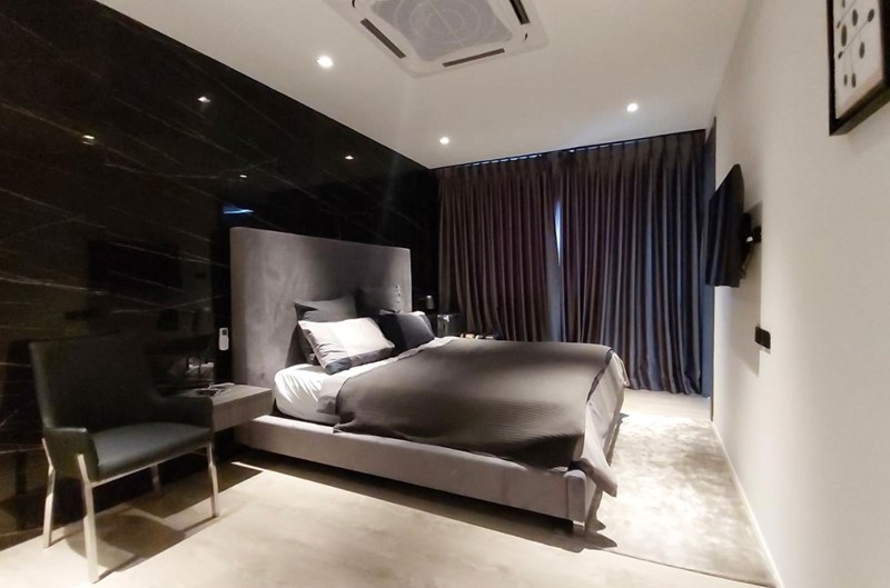 House 3 - 