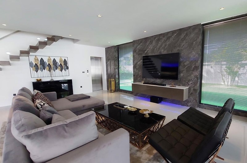 House 3 - 