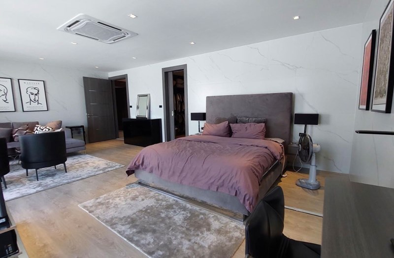 House 3 - 