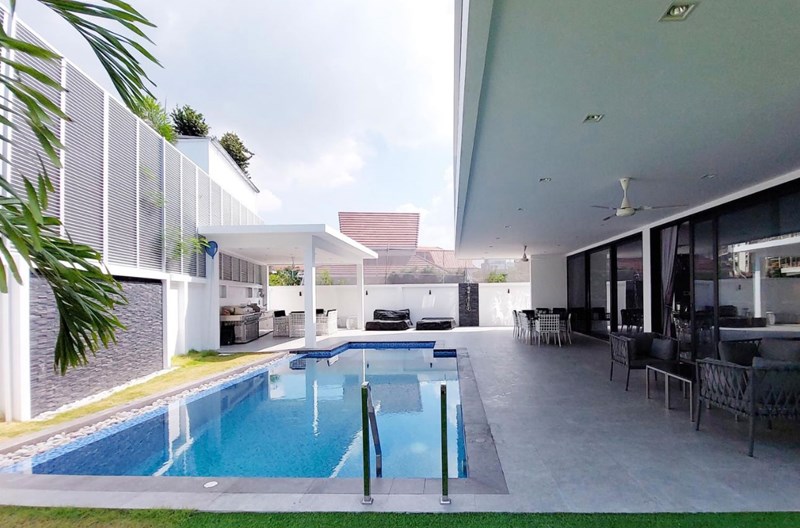 House 3 - 