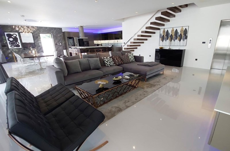 House 3 - 